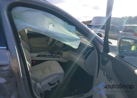 2024 Volvo Xc90 Recharge Plug-In Hybrid T8 Plus 6-Seater z USA, uszkodzony, nr VIN YV4H60LE9R1222808